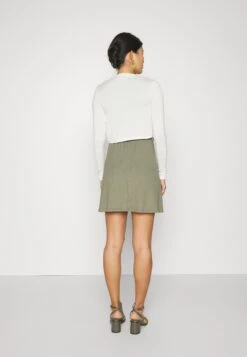 Anna Field Gilet - Off-White -Magasin Général De Mode 4be94968bb74424ba62de675f4bf20ad