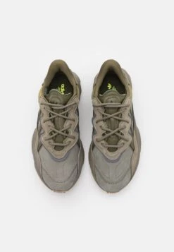 Adidas Originals Ozweego Unisex - Baskets Basses - Trace Cargo/Night Cargo/Raw Khaki -Magasin Général De Mode 4c33365214ad477b821ee2ae1d4c3f93