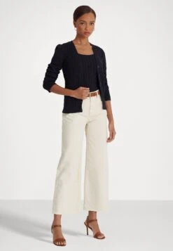 Nouvelles versions -Magasin Général De Mode 4fb1f04dcf684463904da273ff98244b