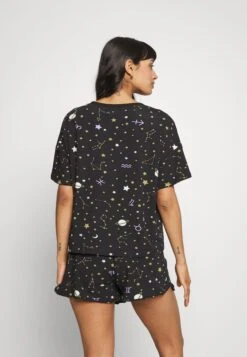 Monki Pyjama - Black 11 Monki Pyjama - Black -Magasin Général De Mode 518f60c473a04970804b1f6c04797fc9