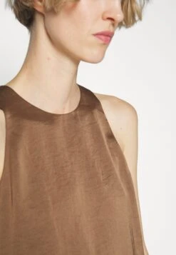 THEORY Racer Tank Crush - Blouse - Pecan -Magasin Général De Mode 5a46f9af971b42c3ad68433b62554399