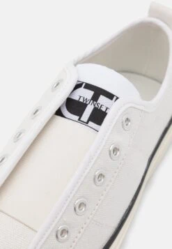 TWINSET Baskets Basses - Giglio 15 TWINSET Baskets Basses - Giglio -Magasin Général De Mode 5a57c5c869934025ada87a15d25ca989