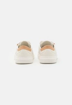 Ugg Alameda Lace - Baskets Basses - Bright White 11 Ugg Alameda Lace - Baskets Basses - Bright White -Magasin Général De Mode 5b44a31781264d65ae04c92bf2bce1d2