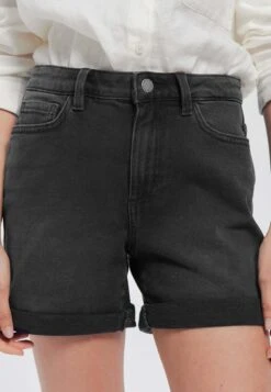 Short En Jean - Jean Noir 10 Short En Jean - Jean Noir -Magasin Général De Mode 5b62811a9fce4baf83669cfe75d2863d