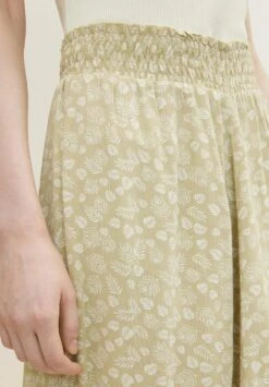 Tom Tailor Jupe Trapèze - Green Offwhite Leaf Design 12 Tom Tailor Jupe Trapèze - Green Offwhite Leaf Design -Magasin Général De Mode 5d1f6b341fb44c909bec1f82d4de36cb