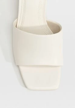 Stradivarius Wide Fit - Mules À Talons - White -Magasin Général De Mode 5f8289ea53234add9581663e720578a9