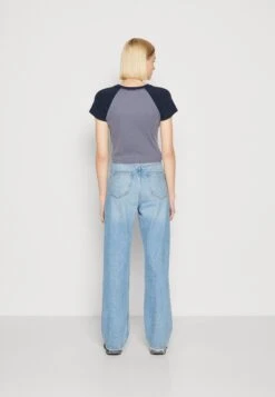 Hollister Co. Slim Crew - T-Shirt Imprimé - Grisaille/Navy Raglan -Magasin Général De Mode 6197faec66e54fc1ade5abc306875cc1