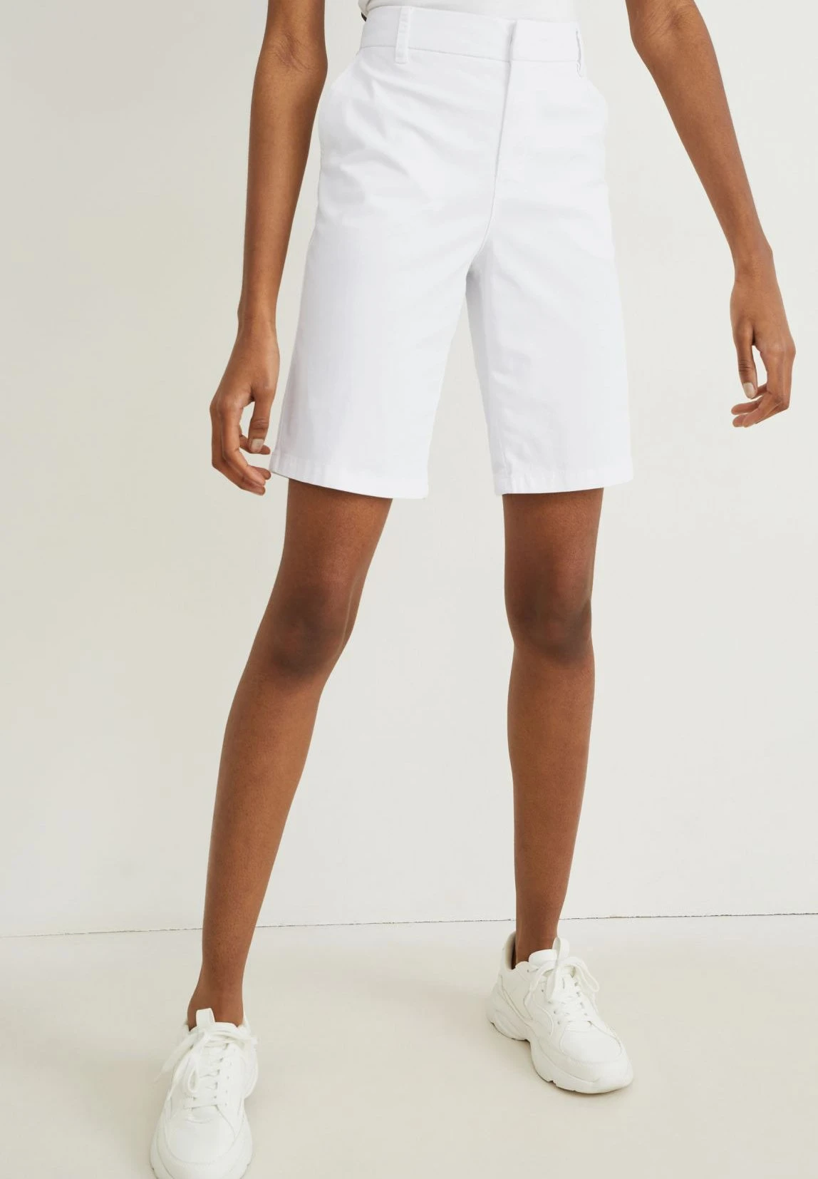 Short - White 3 Short - White