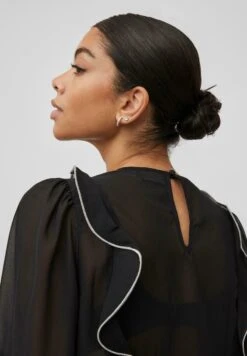 Vila Vimetina Plisse - Blouse - Black -Magasin Général De Mode 68a2f7681ba04405a145f2071e5b748b