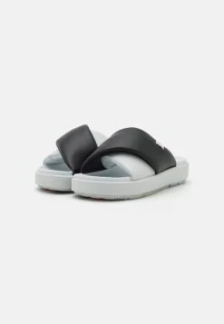 Jordan Sophia Slide - Mules - Off White/Infrared/Black -Magasin Général De Mode 6eb999d49c0f467188f9ac9fc31bda11