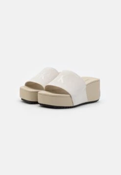 Calvin Klein Jeans Wedge Block - Mules À Talons - Ancient White -Magasin Général De Mode 6f0517a5dcf44afa80ac5c838f7aac30