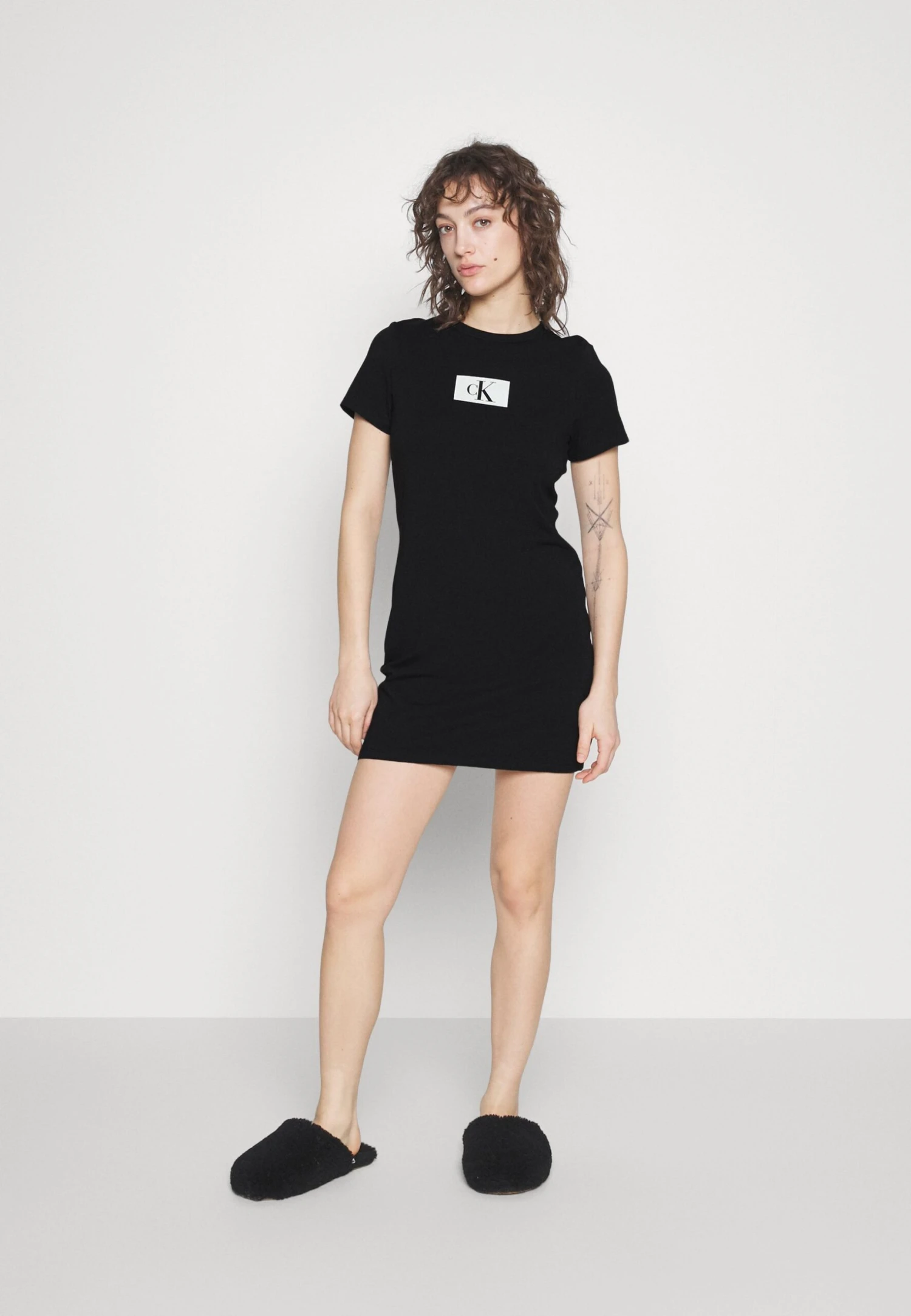 CALVIN KLEIN UNDERWEAR Nightdress - Chemise De Nuit / Nuisette - Black 4 CALVIN KLEIN UNDERWEAR Nightdress - Chemise De Nuit / Nuisette - Black – Image 2