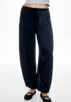 PULL & BEAR Satin Parachute - Pantalon Classique - Mottled Black