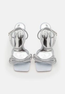 Sandales À Talons Hauts - Sliver -Magasin Général De Mode 7afd1981294844e08a39030a8de2c3fe