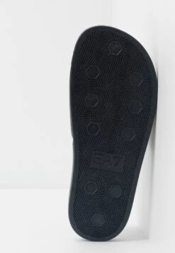 EA7 Emporio Armani Visibility Unisex - Mules - Navy -Magasin Général De Mode 7c9b6bf0fc944c0c822ee9e98226e192