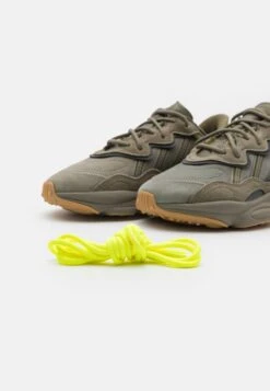 Adidas Originals Ozweego Unisex - Baskets Basses - Trace Cargo/Night Cargo/Raw Khaki -Magasin Général De Mode 7cd3bea69623485194ff95af9b4e879f