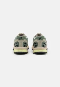 ASICS SportStyle Gel-Sonoma 15-50 Unisex - Baskets Basses - Ivy/Black -Magasin Général De Mode 7d0562e1ade04eaa8cfcfd2ae8fe57c8