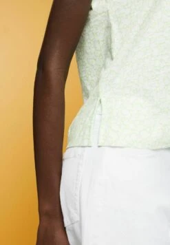 ESPRIT Mit V Ausschnitt Und Allover Muster - T-Shirt Imprimé - Citrus Green 15 ESPRIT Mit V Ausschnitt Und Allover Muster - T-Shirt Imprimé - Citrus Green -Magasin Général De Mode 7e8e7738d8c341548c3e2c13e8cc890a