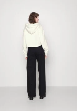 Calvin Klein Jeans Blown Up - Sweatshirt - Ivory -Magasin Général De Mode 80d556024efd49399d2f076a526799c8