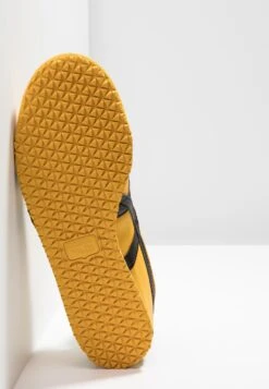 Onitsuka Tiger Mexico 66 - Baskets Basses - Yellow/Black -Magasin Général De Mode 8264ee97e3074ea2b0bbfcd4151fe5bd