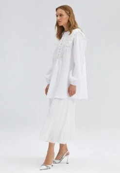 Broderie Frilled - Tunique - White 9 Broderie Frilled - Tunique - White -Magasin Général De Mode 8398bc559c144efb84b3fb35b09166b7