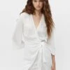 PULL & BEAR Bell Sleeve Wrap - Robe De Jour - White 2 PULL & BEAR Bell Sleeve Wrap - Robe De Jour - White -Magasin Général De Mode 839e64ace6b24ebeb1d210fd40245f82