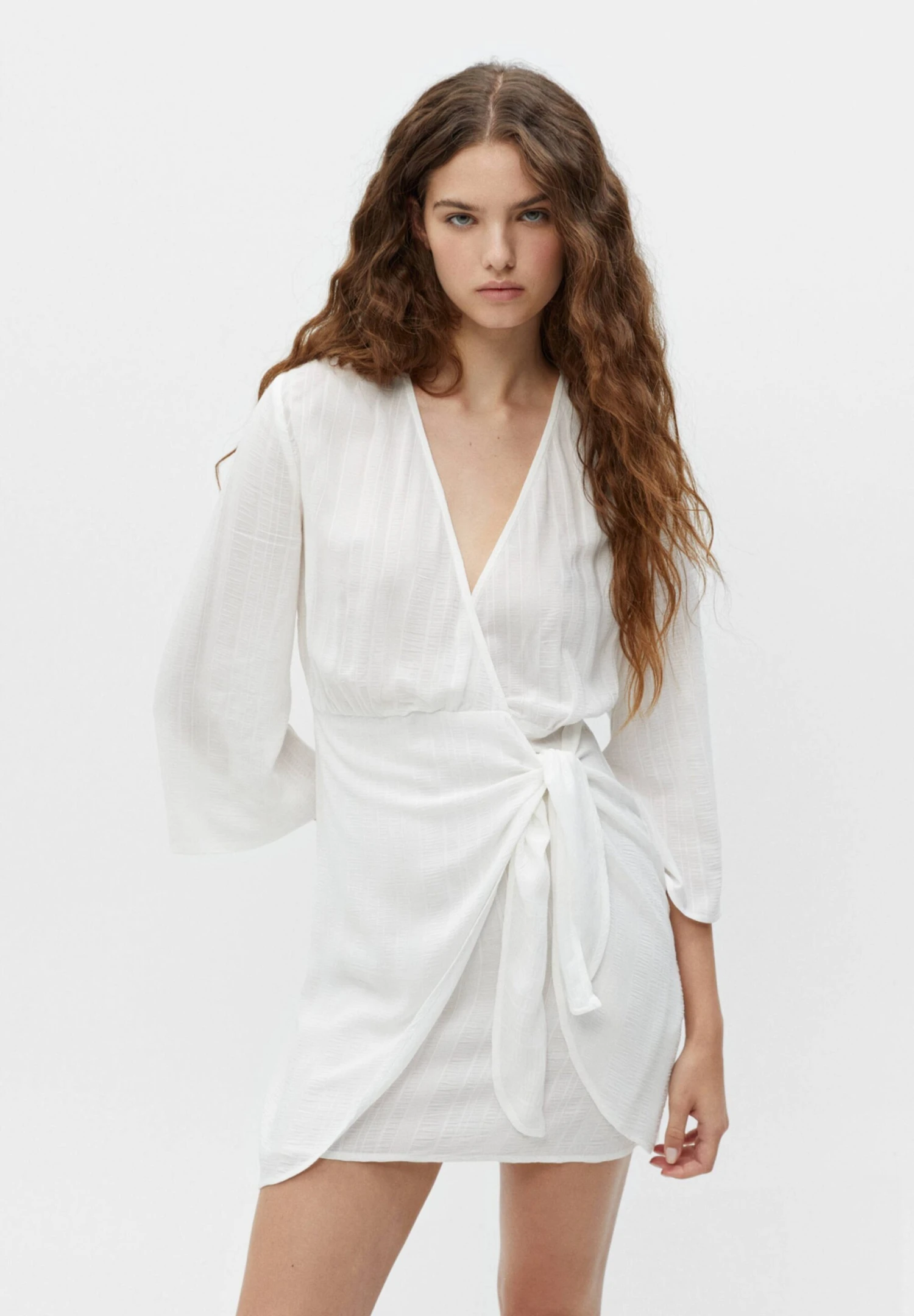 PULL & BEAR Bell Sleeve Wrap - Robe De Jour - White 3 PULL & BEAR Bell Sleeve Wrap - Robe De Jour - White