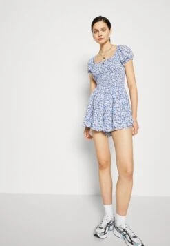 Hollister Co. Emea Flat Crinkle Romper - Combinaison - Blue Clustered -Magasin Général De Mode 888fcc83ae4c4ce5925335f1fac5036e