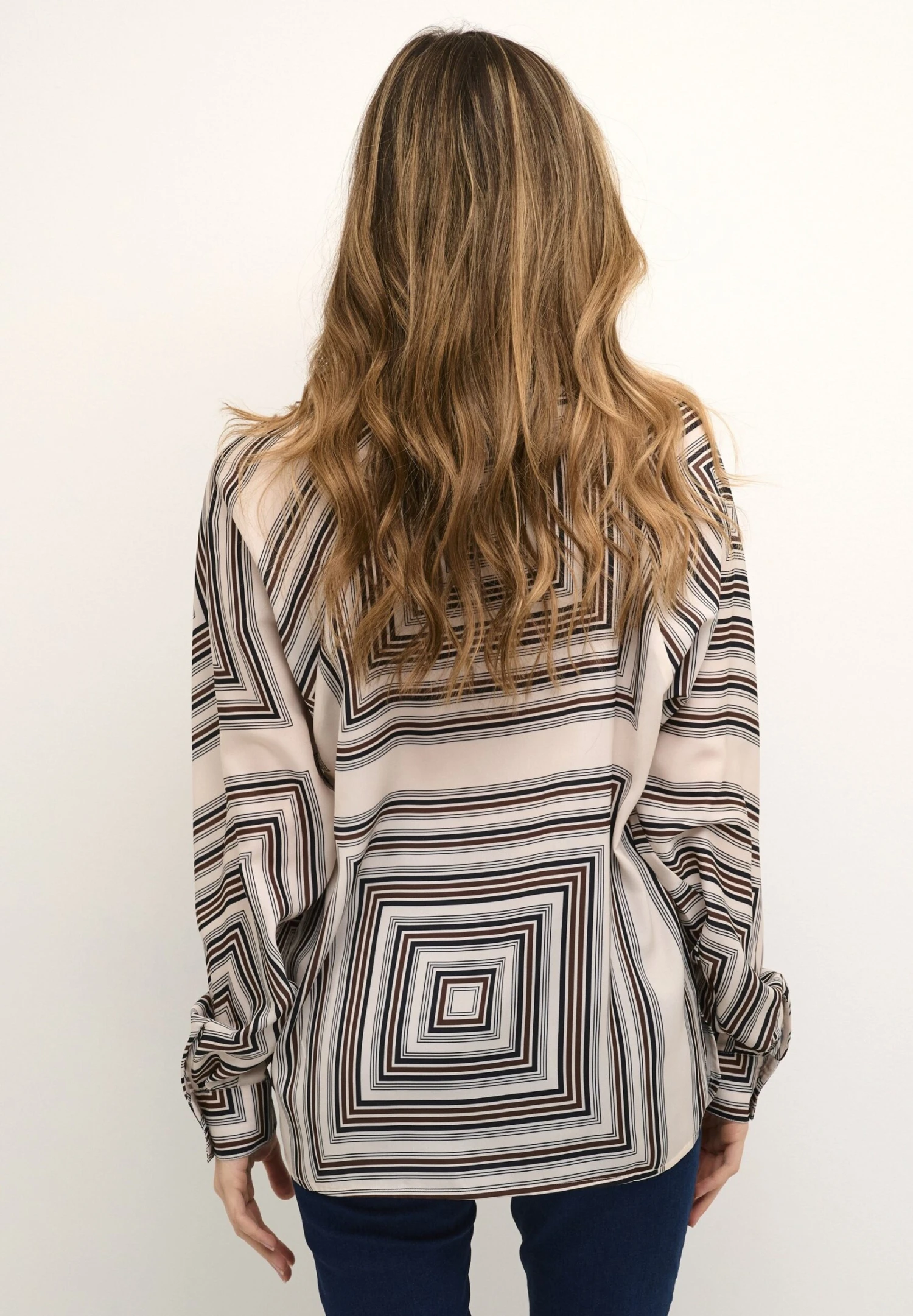 Kaffe Bpkaline - Blouse - Sand W Big Square Print 5 Kaffe Bpkaline - Blouse - Sand W Big Square Print – Image 3