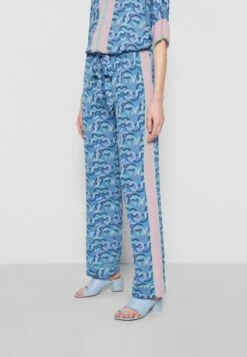 DIANE VON FURSTENBERG Cinzia - Pantalon Classique - Own It Bracelet Blue -Magasin Général De Mode 8ac788df0a2f4288809dfd289fb70688