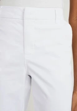 Short - White 12 Short - White -Magasin Général De Mode 8cb8bc719d0649a5a7e8bbd5ad33d2b8