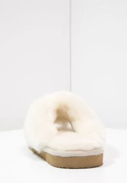 Shepherd Pernilla - Chaussons - Creme -Magasin Général De Mode 8e05bc6d99704fd5ace6b3bd1ea97f33