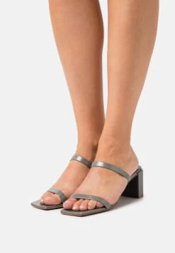 BY FAR Tanya - Mules À Talons - Cement