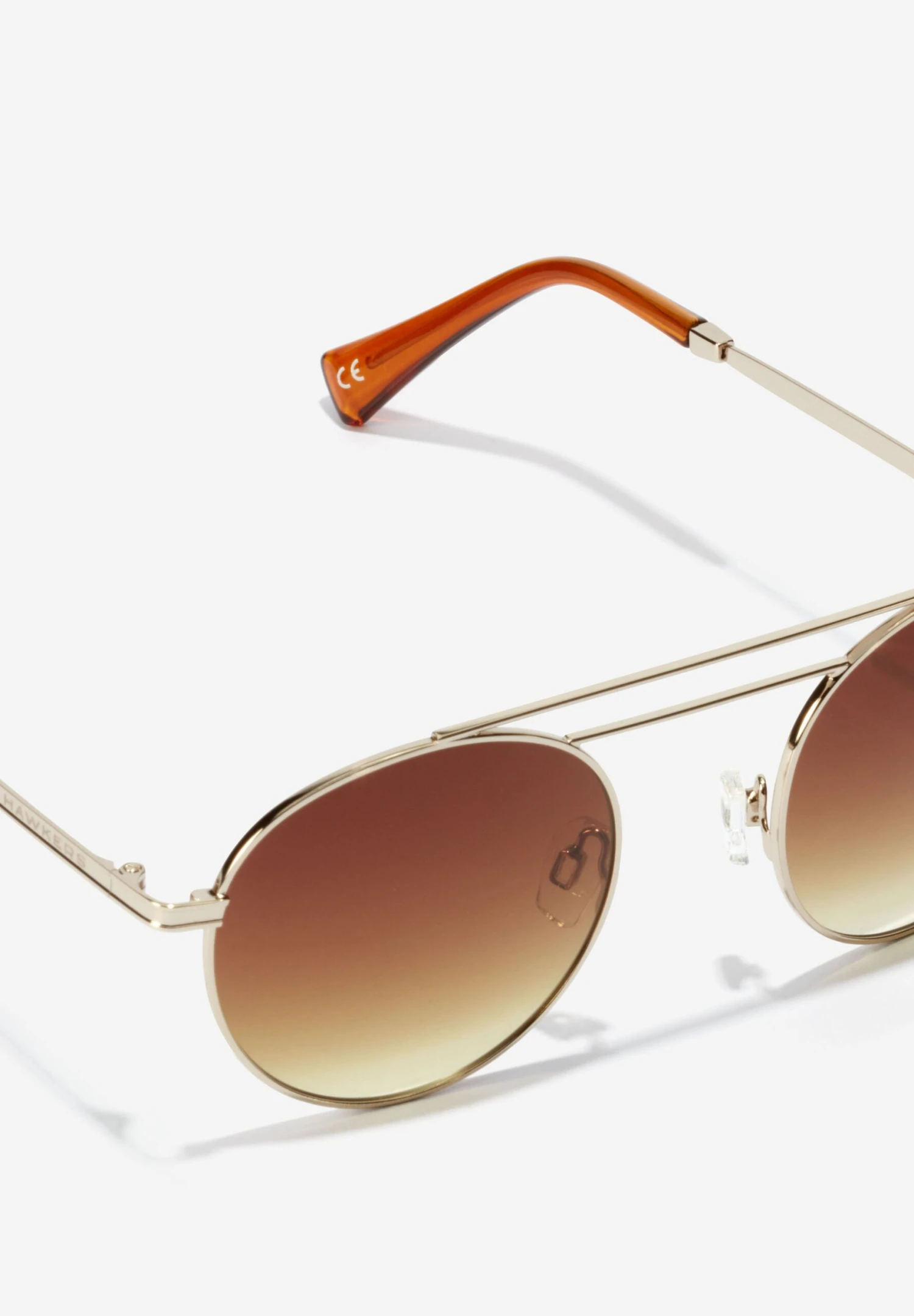 HAWKERS Nº9 - Lunettes De Soleil - Gold 5 HAWKERS Nº9 - Lunettes De Soleil - Gold – Image 3