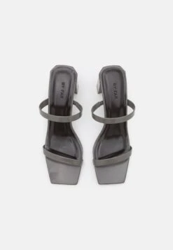 BY FAR Tanya - Mules À Talons - Cement -Magasin Général De Mode 91bb8819d7b24c5a9e78e5c75da4dd79