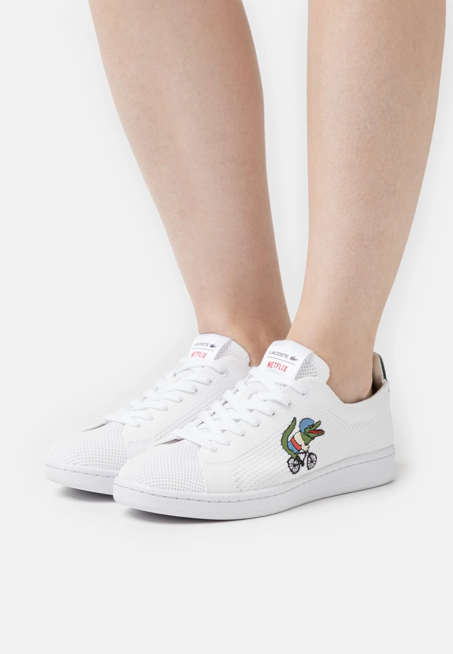 Lacoste X Netflix - Sneakers Court Femme - Baskets Basses - White/Green 3 Lacoste X Netflix - Sneakers Court Femme - Baskets Basses - White/Green