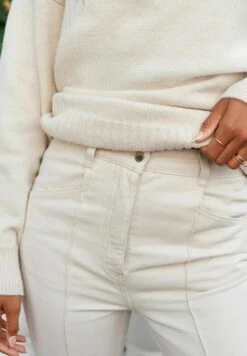 Next Mit Hoher Taille - Jean Bootcut - Ecru Cream Seam Front 8 Next Mit Hoher Taille - Jean Bootcut - Ecru Cream Seam Front -Magasin Général De Mode 927bb865b74849e398f7b773525a0f93