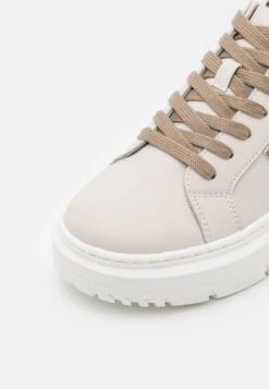 DKNY Marian Lace Up - Baskets Basses - Eky -Magasin Général De Mode 933f9f5123b14032ac4d6fa1bf5b5530