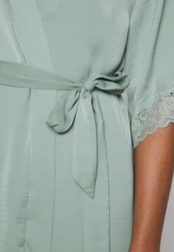 Anna Field Peignoir - Green -Magasin Général De Mode 97437638967a4ae6bffe2cfcb5b0df12