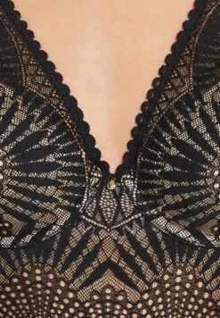 Beverly - Body - Noir -Magasin Général De Mode 9952713bdc6742bdaf09daa4f11db926