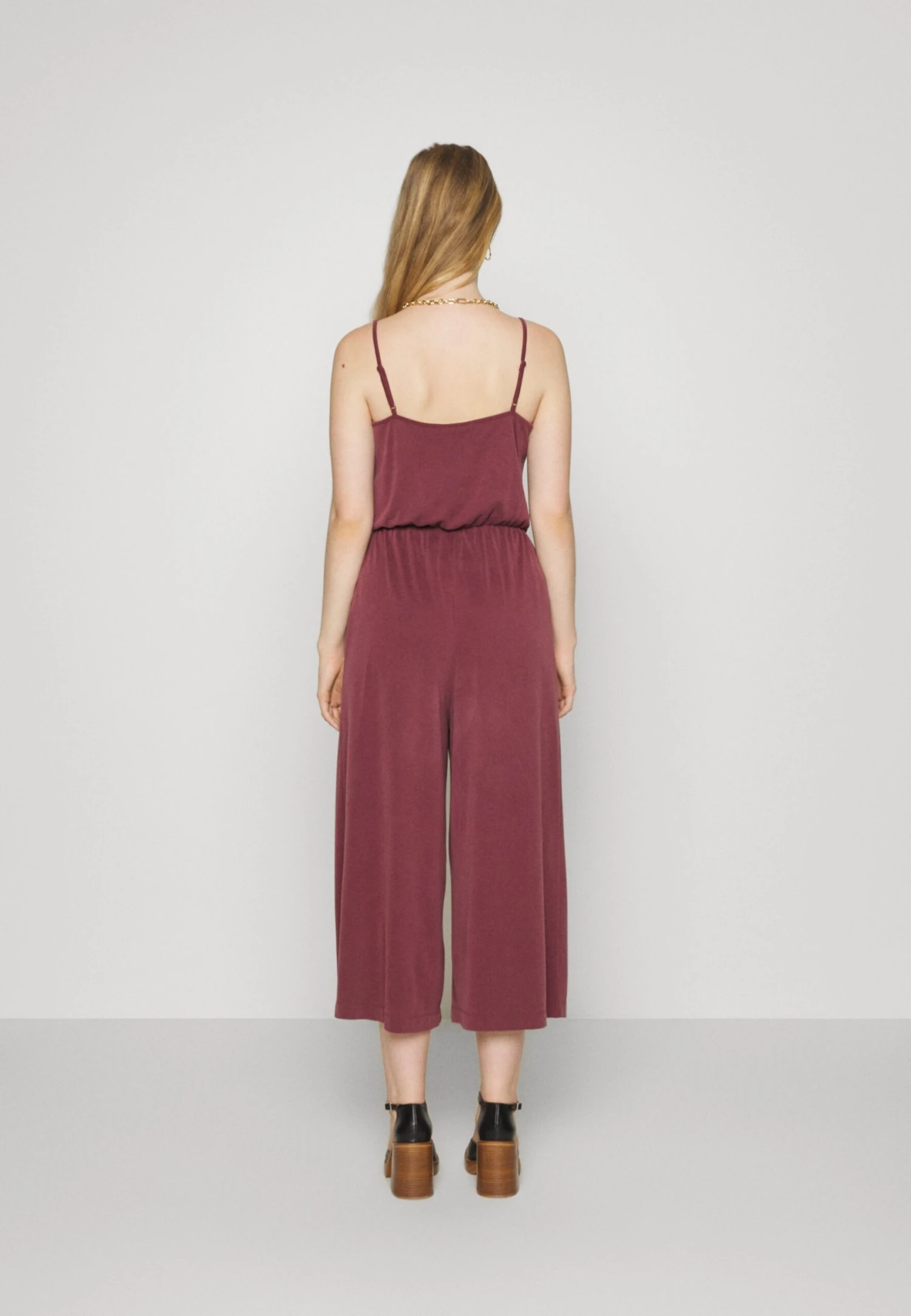 Monki Combinaison - Red Dark 5 Monki Combinaison - Red Dark – Image 3