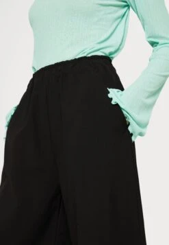 Mads Nørgaard Sportina Lilja - Short - Black 13 Mads Nørgaard Sportina Lilja - Short - Black -Magasin Général De Mode 9b4bf5d59f9e40d482979eba9842ca96