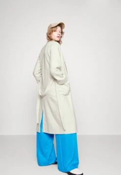 Libertine-Libertine Around - Manteau Classique - Off White -Magasin Général De Mode 9e0d92dd1db24874946058b385fe8d88