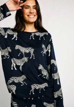 Pyjama - Blue 10 Pyjama - Blue -Magasin Général De Mode 9e1b3db55f5247a39c00d42ff80e200b