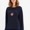 Gant Shield Logo C Neck - Sweatshirt - Evening Blue -Magasin Général De Mode 9eb31edb09f04ded9b9994e83baf93c5