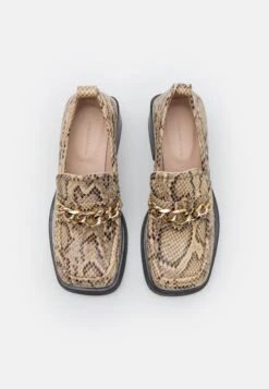 Claude - Escarpins À Plateforme - Greyscale 13 Claude - Escarpins À Plateforme - Greyscale -Magasin Général De Mode 9f3cb451a75f4a519cd040879ff45ed9