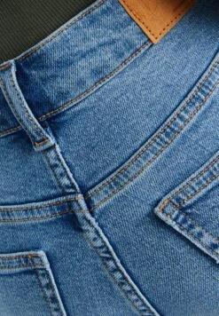 BERSHKA Roll-Up - Short En Jean - Light-Blue Denim -Magasin Général De Mode 9f773ff802b14937af3a84620a747884