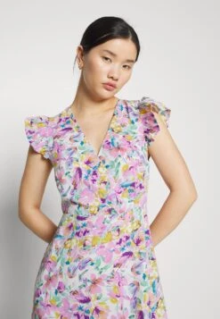 V-Neck Frill - Robe De Jour - Snow Whiteaop -Magasin Général De Mode a028b49a9db34141a112f2fe008444c6