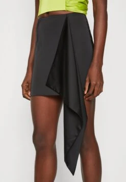 Gestuz Nilia Skirt - Minijupe - Black -Magasin Général De Mode a4bc5d180923473d956353e90367a5e7