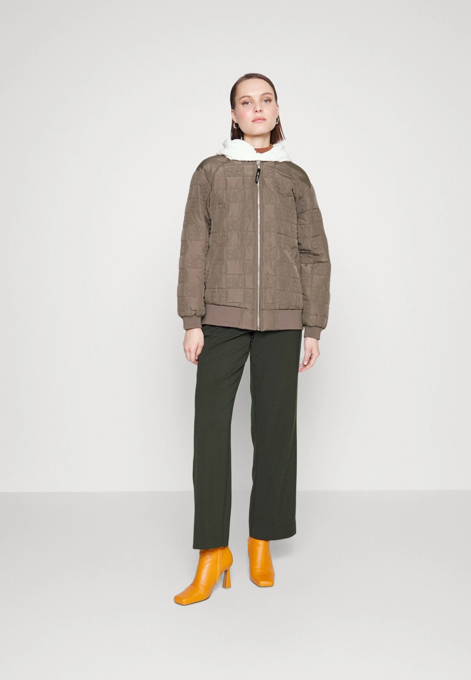 Esmé Studios Espetra Bomber Jacket - Blouson Bomber - Brown 4 Esmé Studios Espetra Bomber Jacket - Blouson Bomber - Brown – Image 2